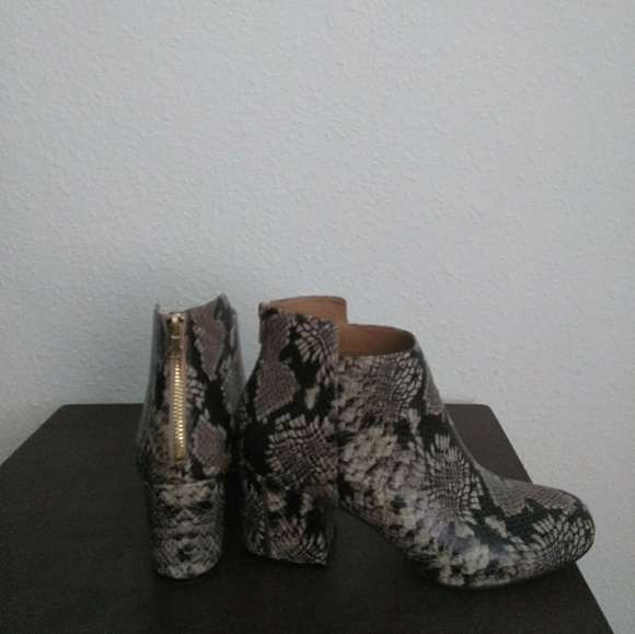 Boot - Picture 5 of 6